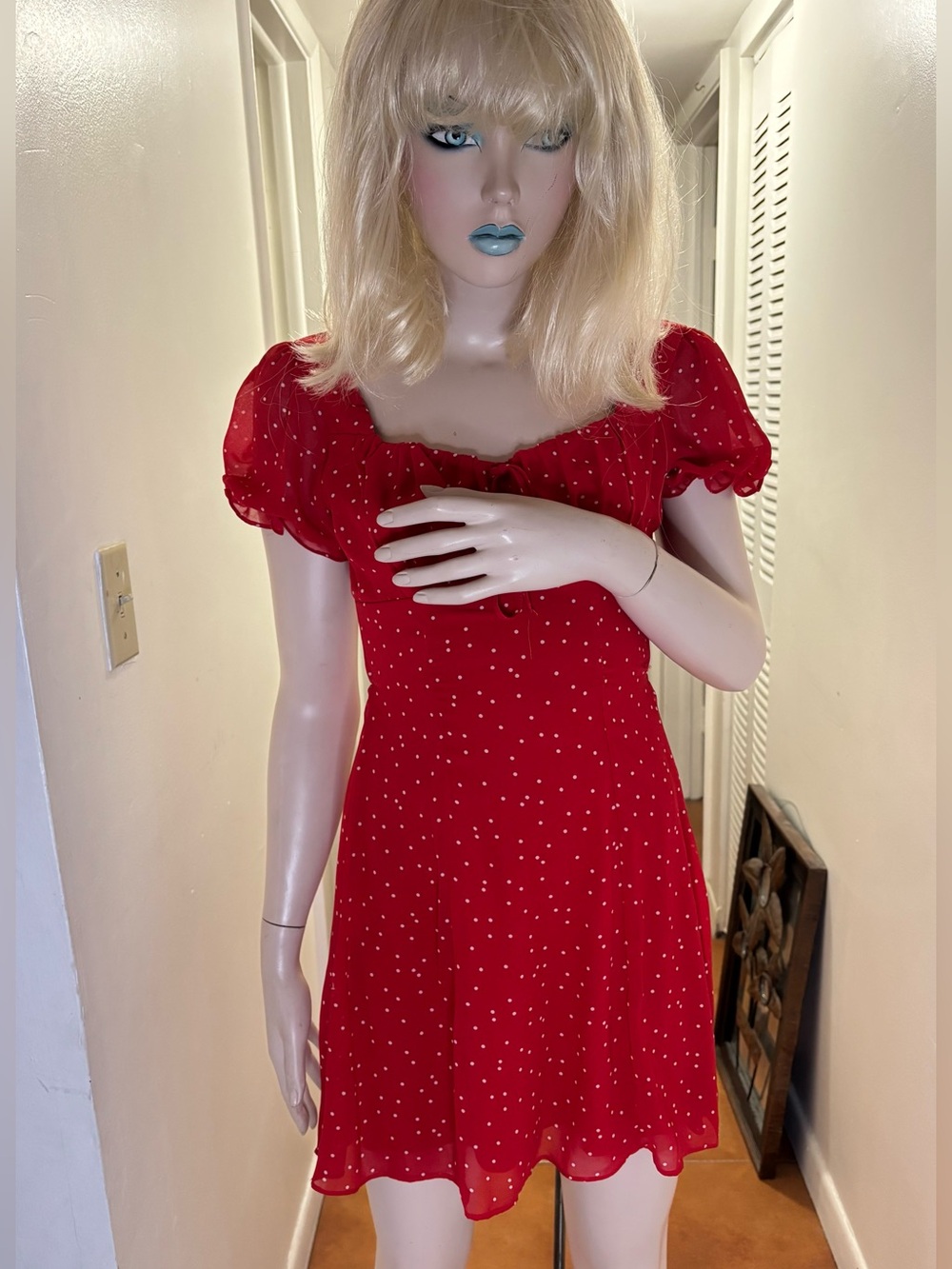 B Darlin women’s mini red polka dots dress. Low neckline short sleeves Excellent